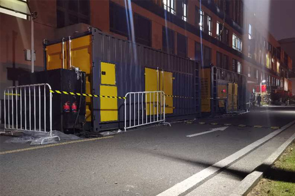 南皮柴油发电机组的输出电压是如何调节的？