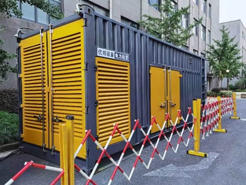 南皮如何使用转速表检查发动机的转速？