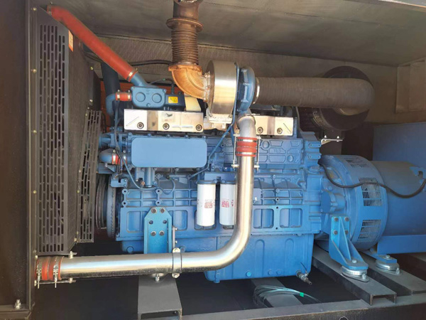 南皮燃油消耗率与进气温度的具体关系是什么？