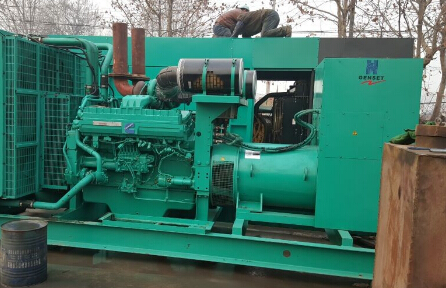 南皮发电机组如何判断水冷式机油散热器内部是否需要清洗？