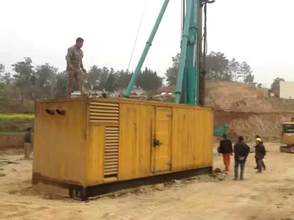 南皮如何判断水冷式机油散热器密封件是否需要更换？